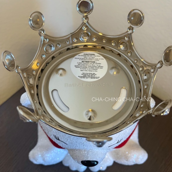 Bath and Body Works Royal Polar Bear Single Wick Pedestal 👑 🕯 - Picture 3 of 3